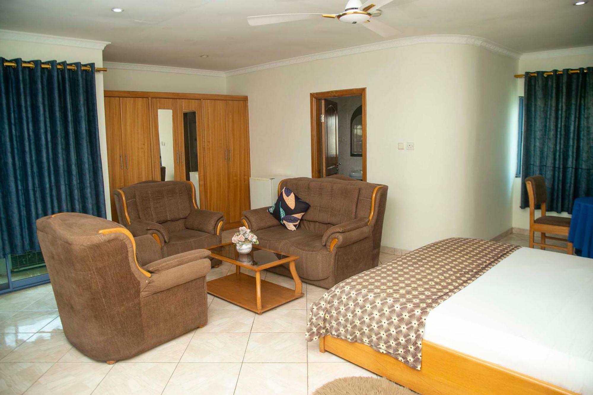 Brookvale Hotel Weija Εξωτερικό φωτογραφία