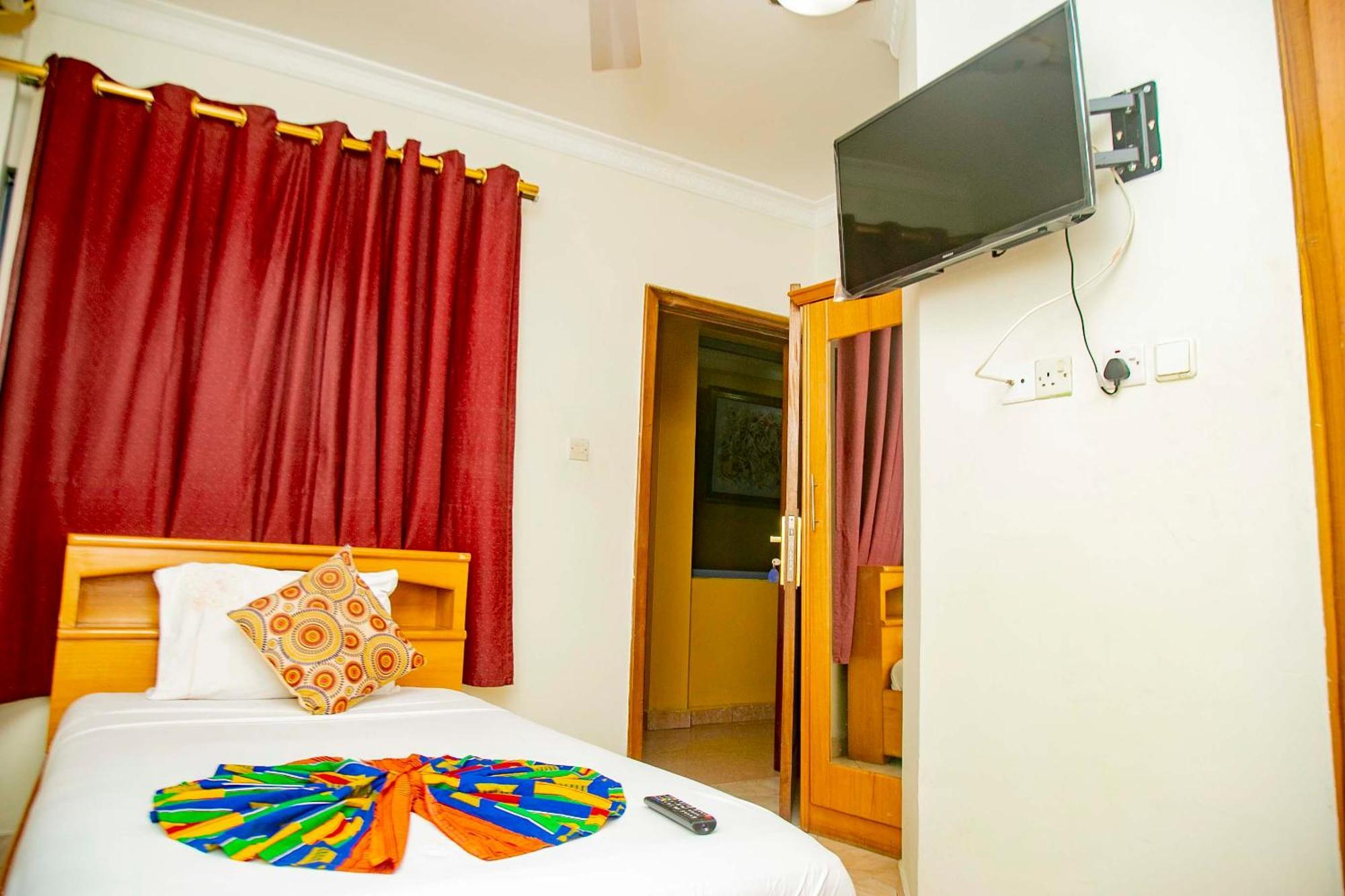 Brookvale Hotel Weija Εξωτερικό φωτογραφία