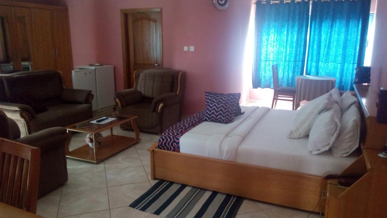 Brookvale Hotel Weija Εξωτερικό φωτογραφία